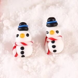 Snowman with Scarf & Top Hat Stud Earrings